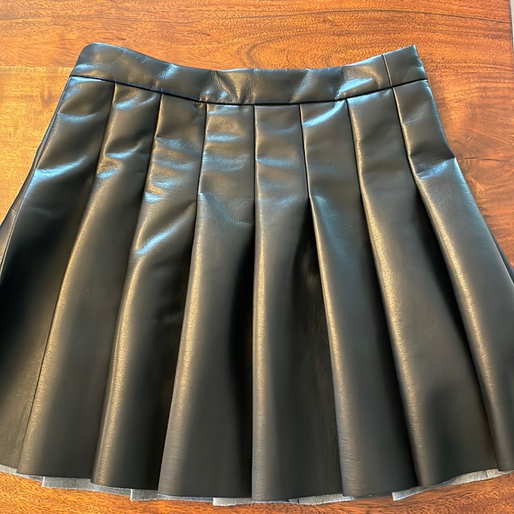 Aritzia Sunday Best Olive Skirt -size 6